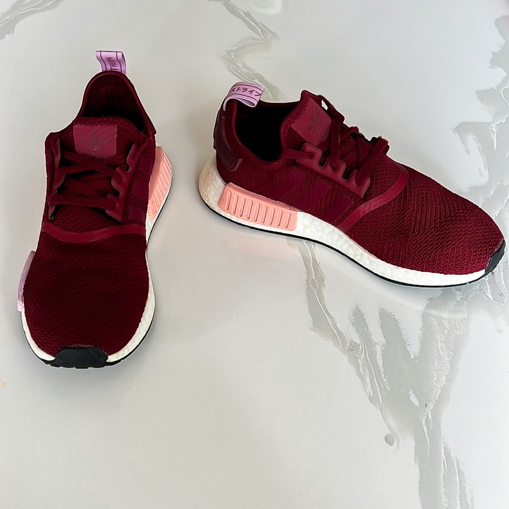 Adidas NMD R1 Sneaker Collegiate Burgundy White B37646 Womens Sz 7.5